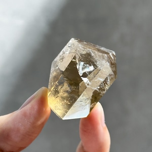 ファントム・虹◎シトリン（黄水晶） フリーフォーム32◇ Citrine ◇ 天然石・鉱物・パワーストーン