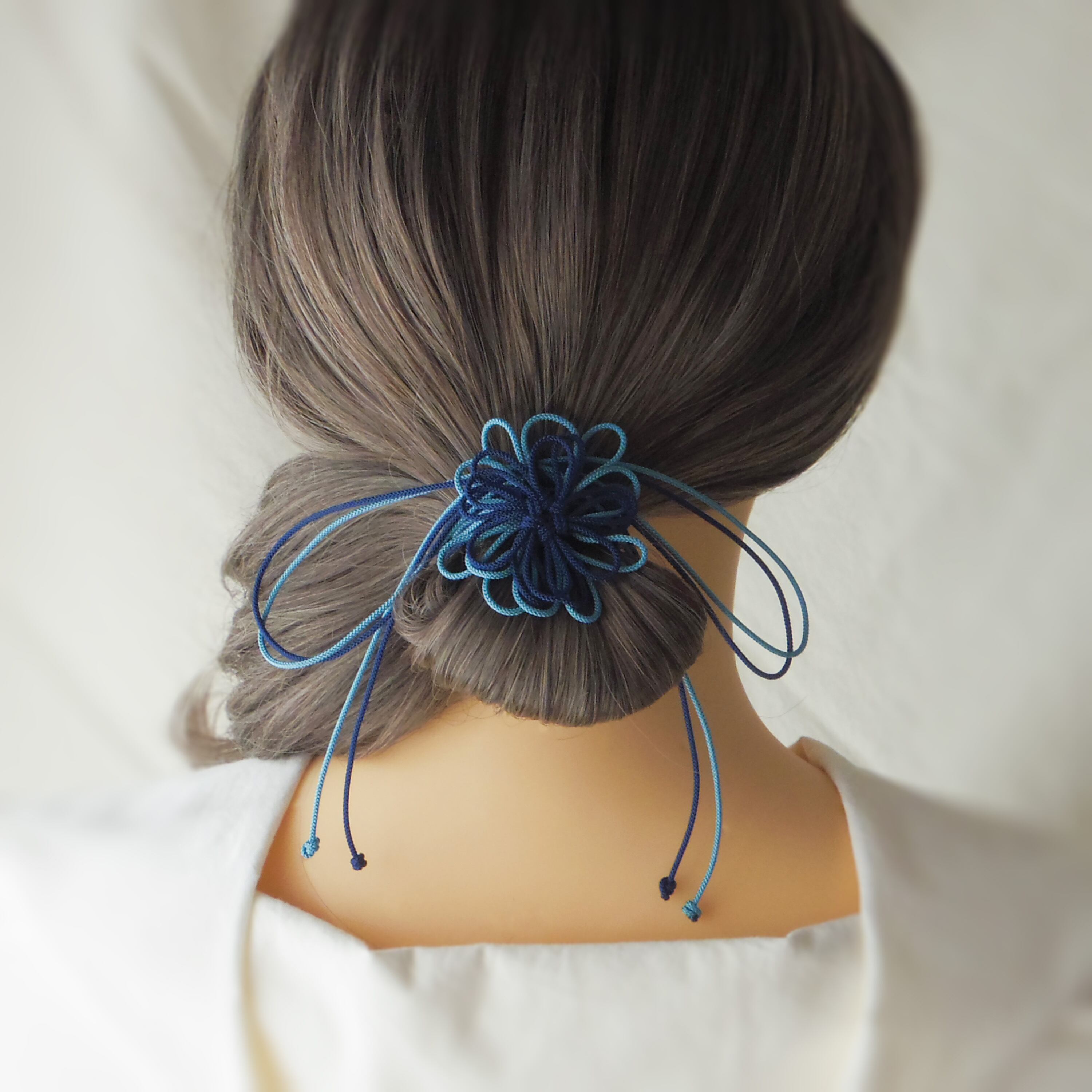 飾り結びヘアゴム「ときひたり、君」(濃青×縹)|着物・浴衣に簡単アレンジで和装ヘア