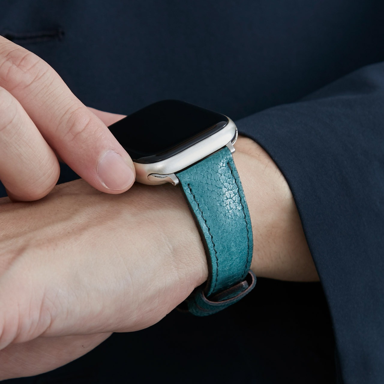 【閲覧用】ツキノワグマ革で仕立てるApple Watchバンド