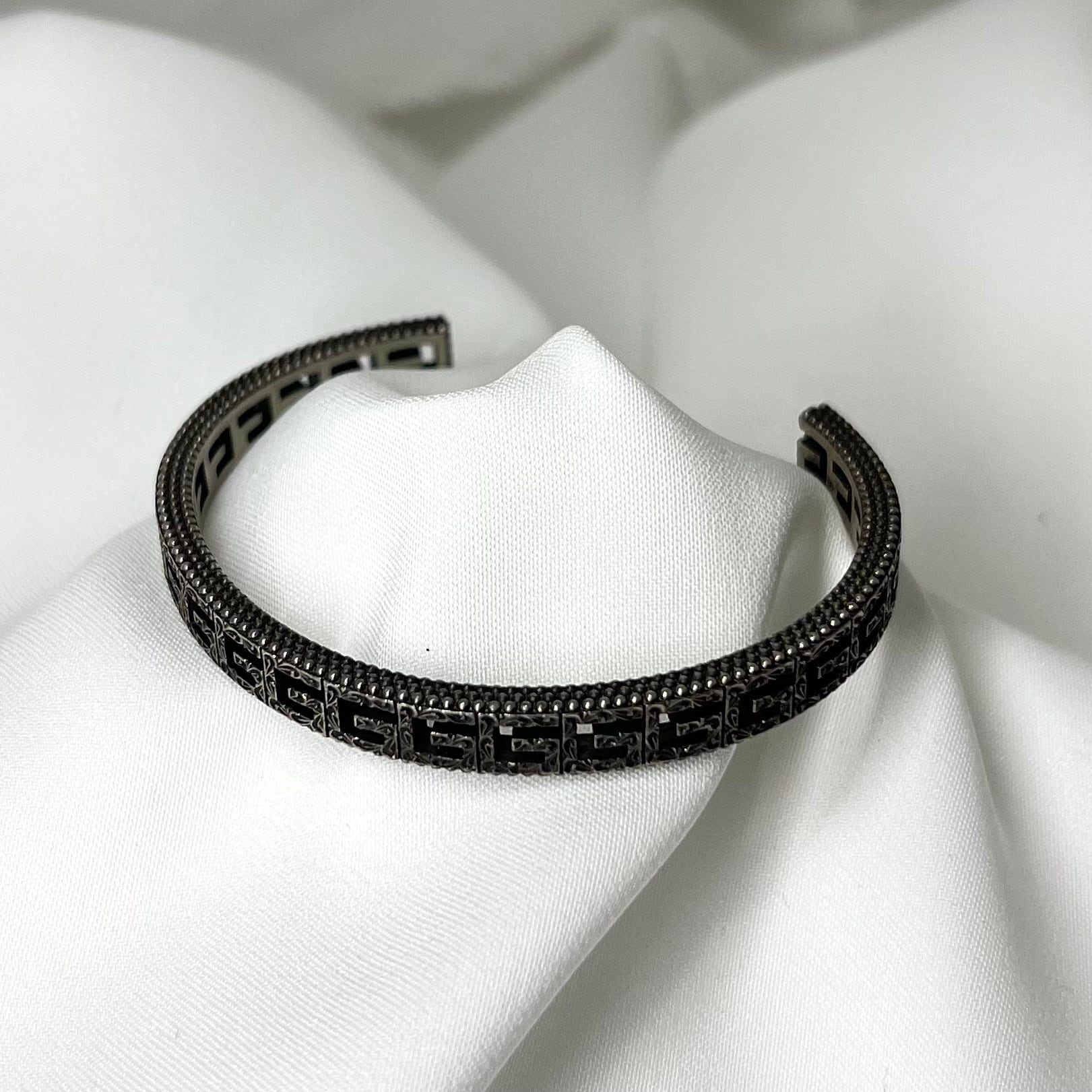 GUCCI スクエアG バングル シルバー925 グッチ | 2122 GUCCI スクエアG バングル シルバー925 グッチ | 2122