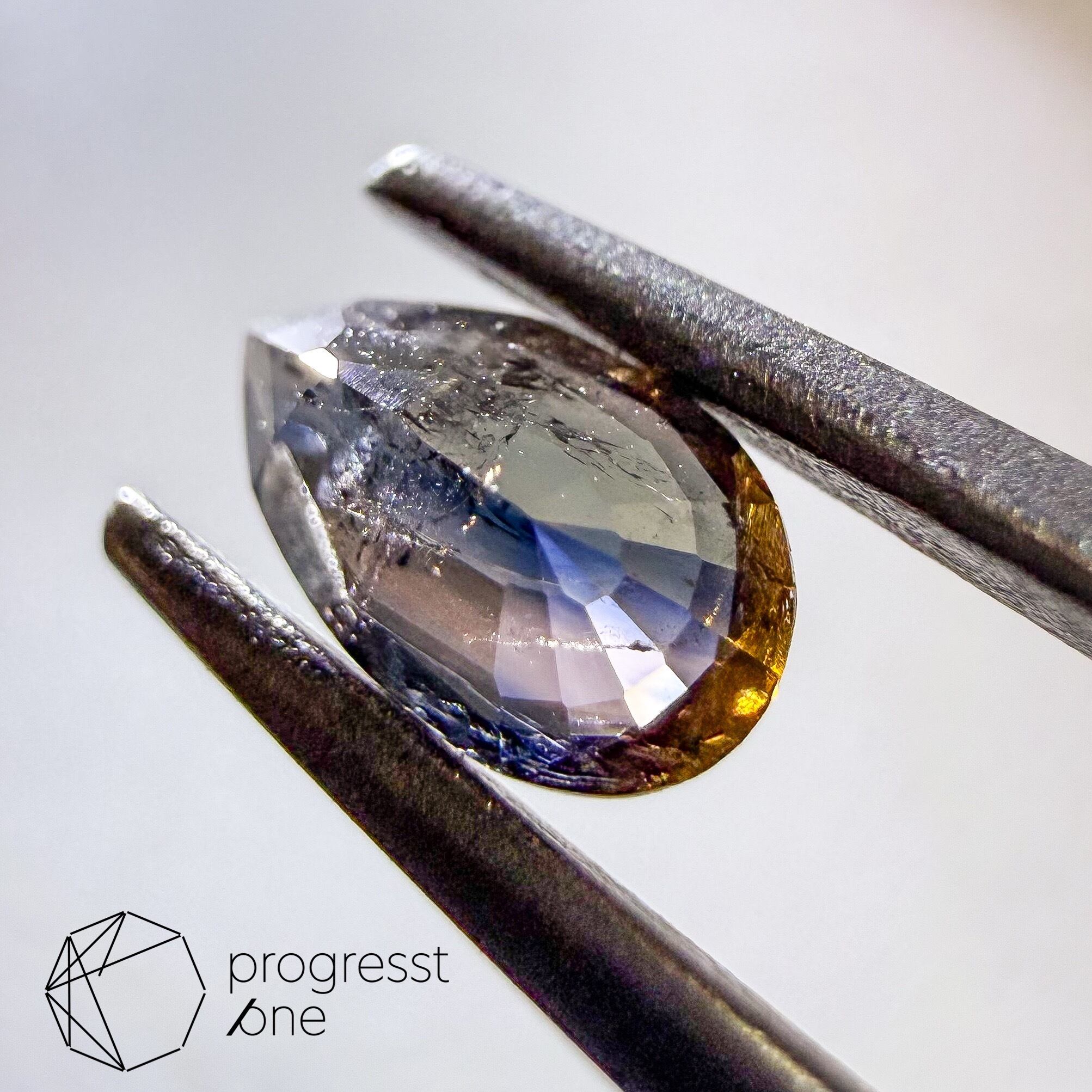 アキシナイト(ﾌﾞﾙｰﾃｨﾝﾄ)0.56ct | progresstone