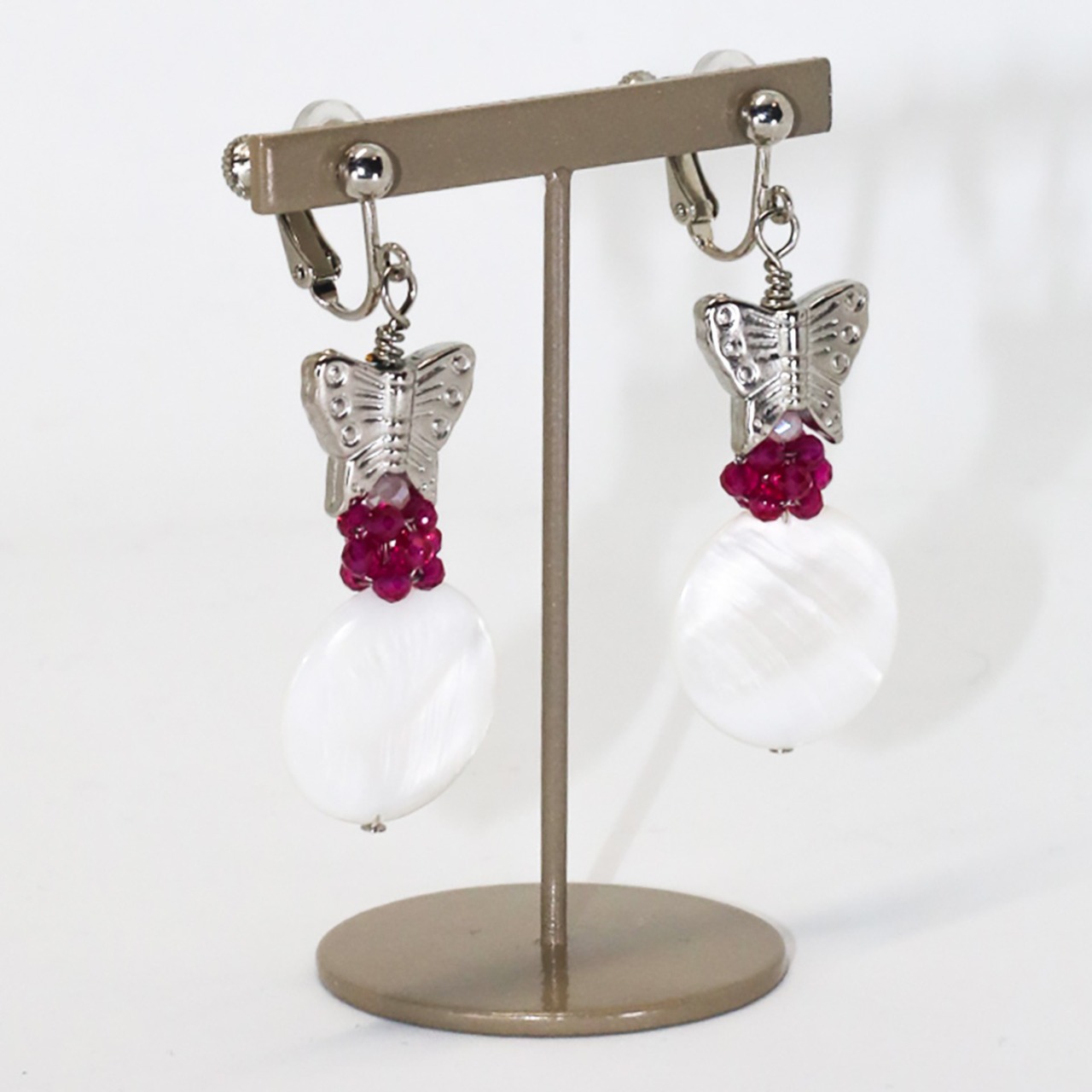 リゾート感溢れる一品！在庫限り シェル 蝶々イヤリング・ピアス sl3_5_200710te01