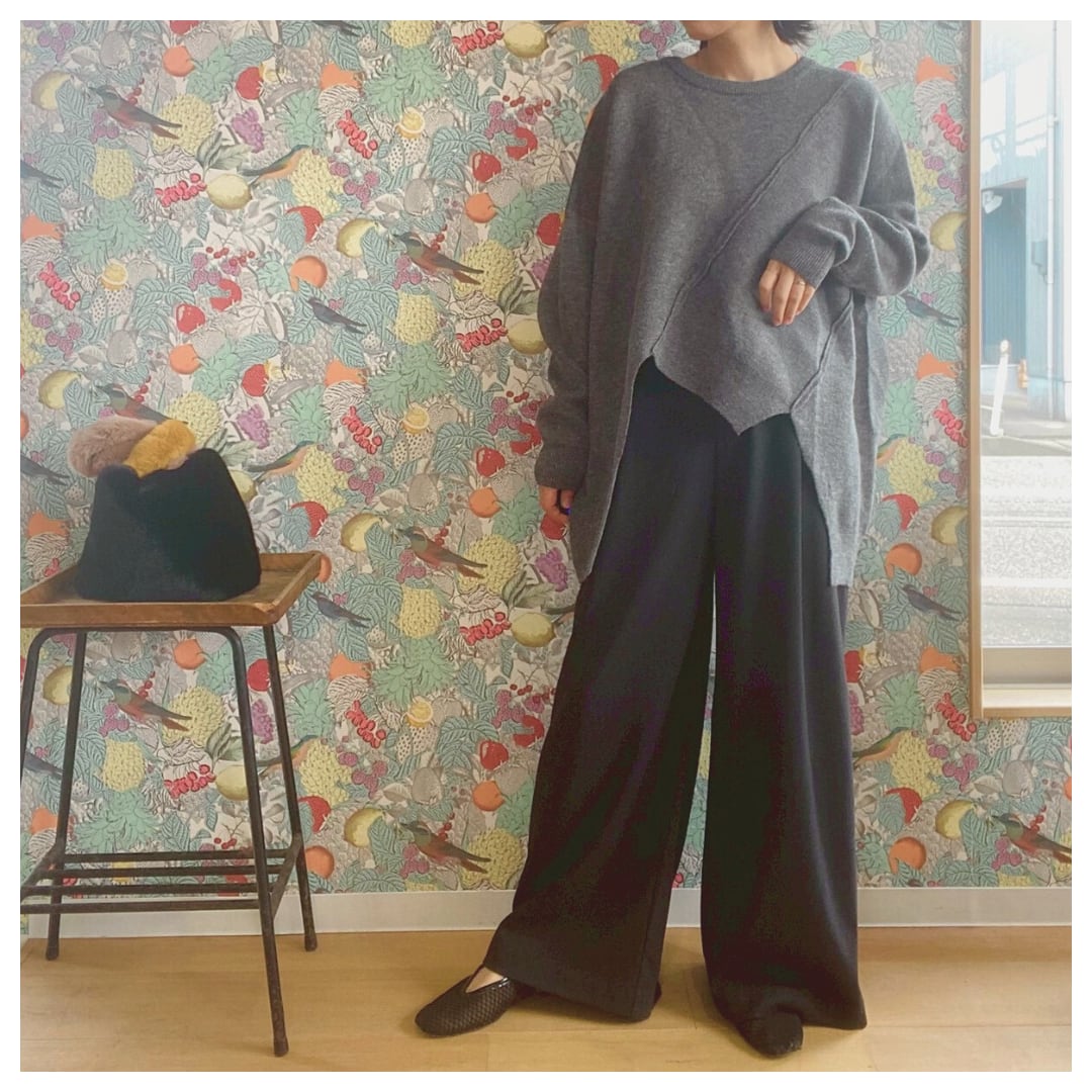 【ante aciem】タック入りストレートパンツ