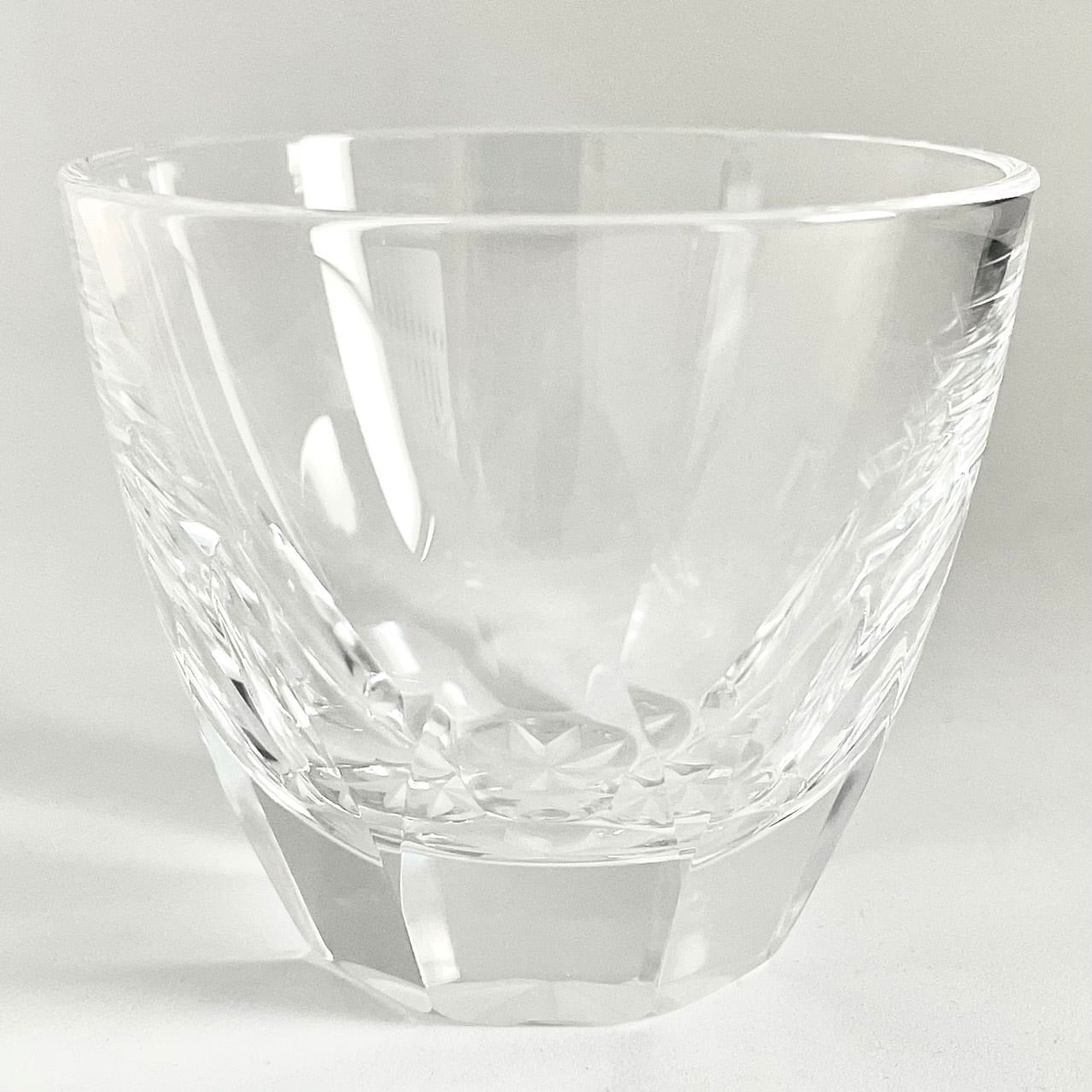 八影分身-底菊八葉花紋「ぐい呑み」 | 椎名切子（GLASS-LAB) 江戸切子