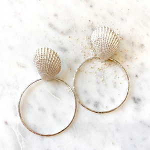 Shell hoop earrings 