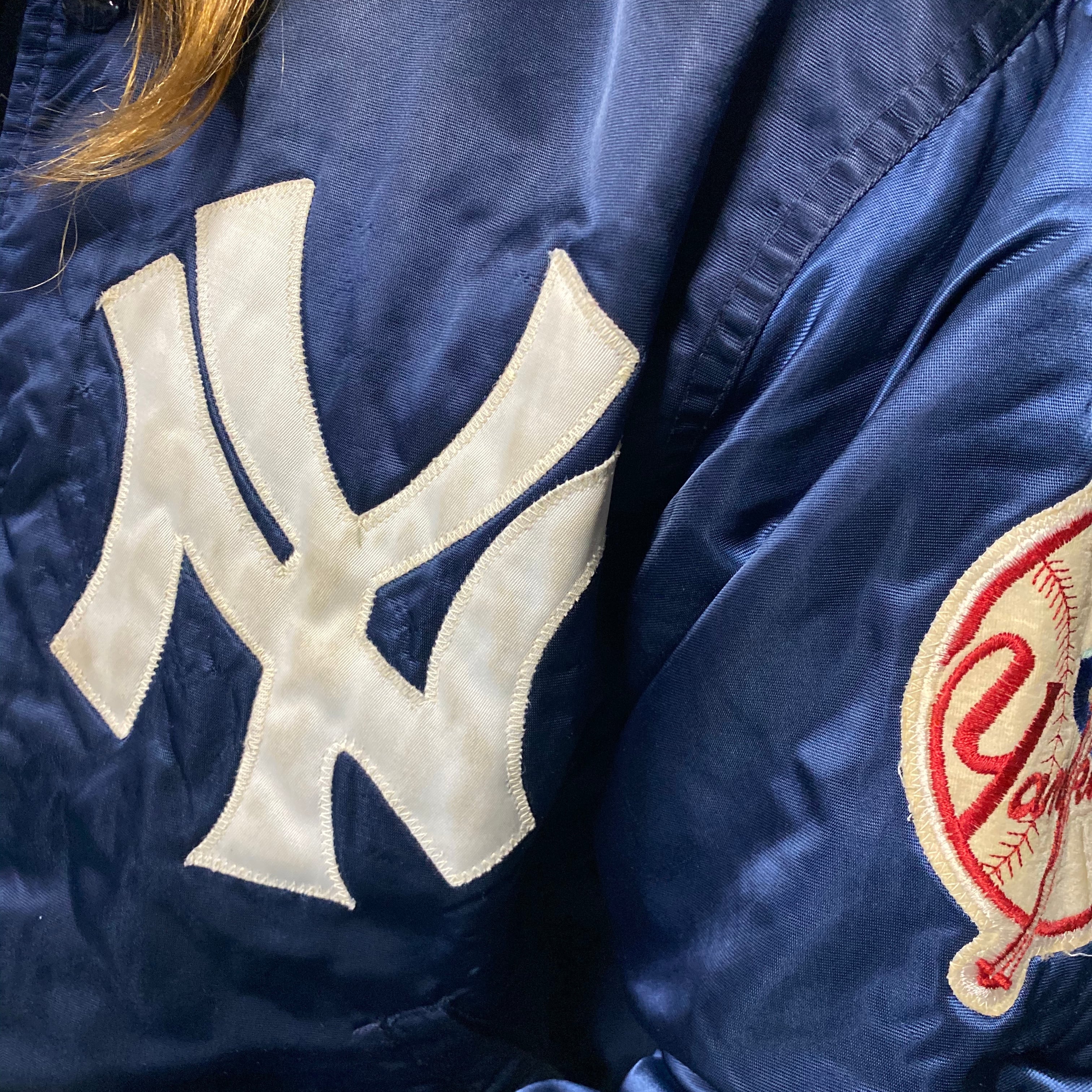 90年代 ビンテージ STARTER スターター MLB New York Yankees ニューヨーク・ヤンキース ロゴ ワッペン サテン  ナイロンスタジャン メンズS 古着 ネイビー 紺色 中綿入り アワードジャケット 90s ヴィンテージ【ナイロンジャケット】 | cave 