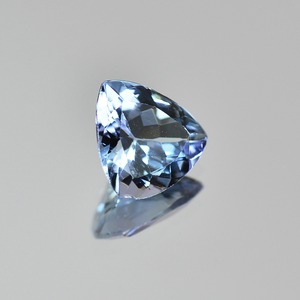 鑑別書付き 非加熱タンザナイト 0.793ct ルース トリリアント