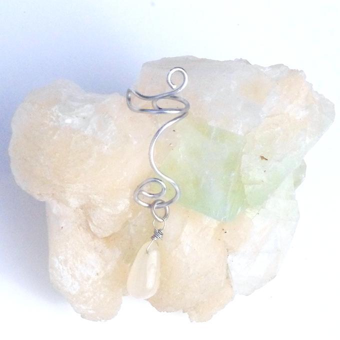 【Sale】一点物✦⋆.6月の誕生石⋆.·月の雫⋆.·ムーンストーンイヤーカフ✦ステンレス⋆.·✦