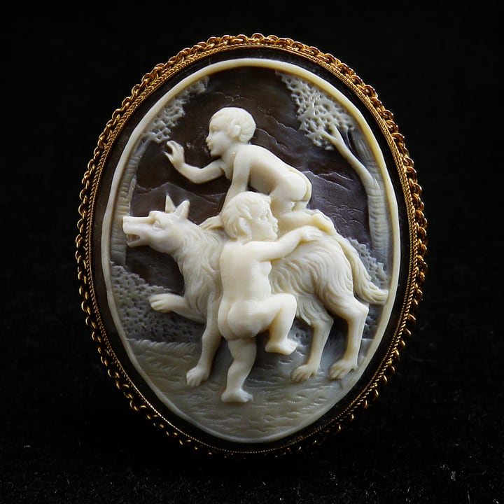 ヴィンテージ(1968年ホールマーク) 狼に乗るロムルスとレムスのカメオ