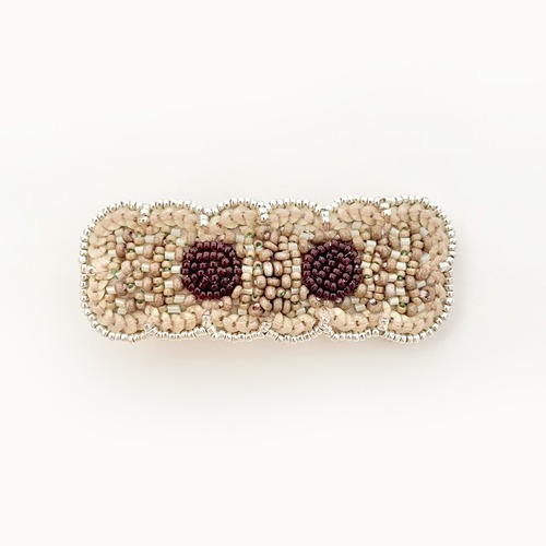 Queue / Silver / Brooch