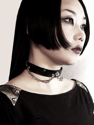 Black Vegan leather choker unisex "Algiz" ヴィーガンレザーチョーカー　ユニセックス　アルジズ　