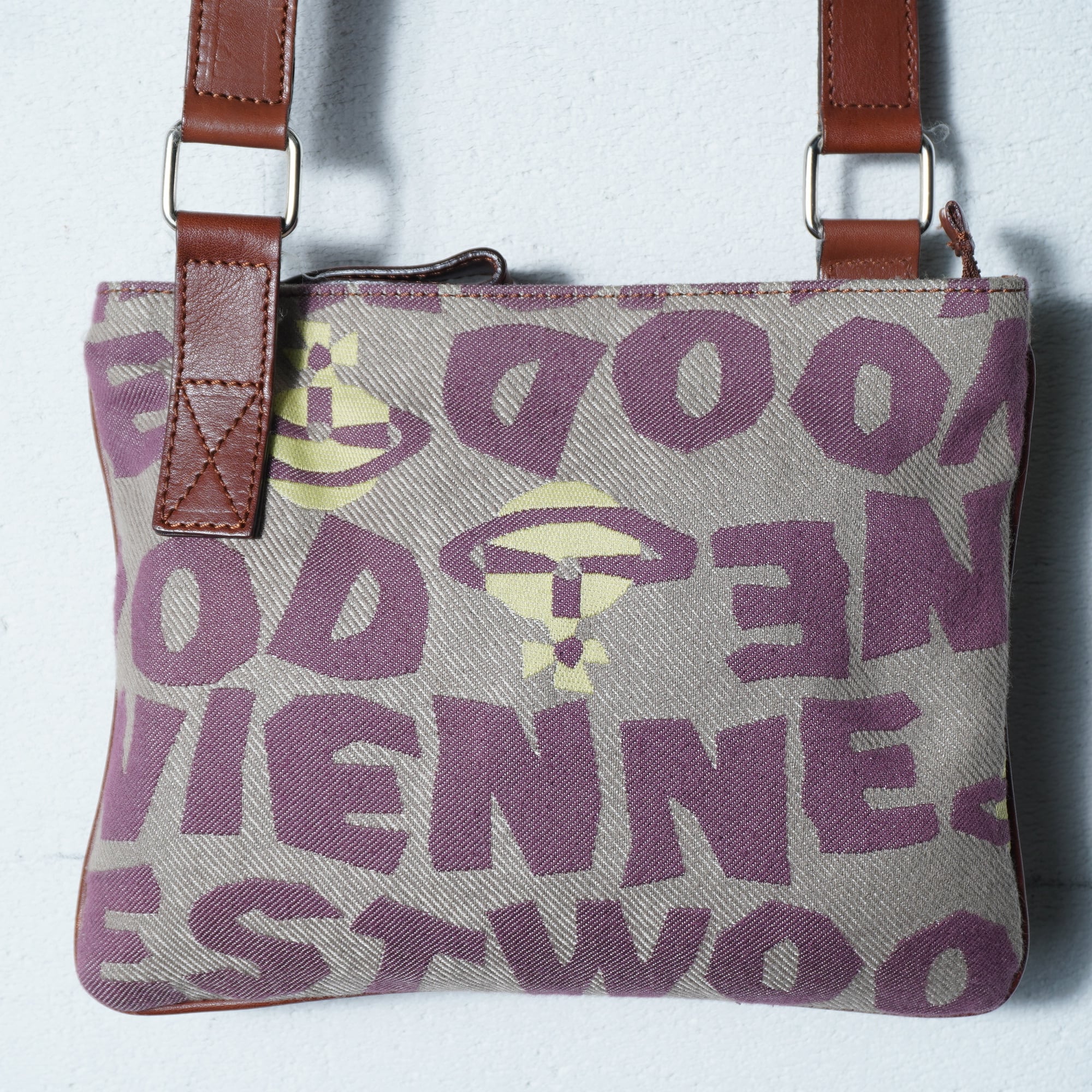 Vivienne Westwood】ヴィヴィアンウエストウッド ロゴ・オーブ柄