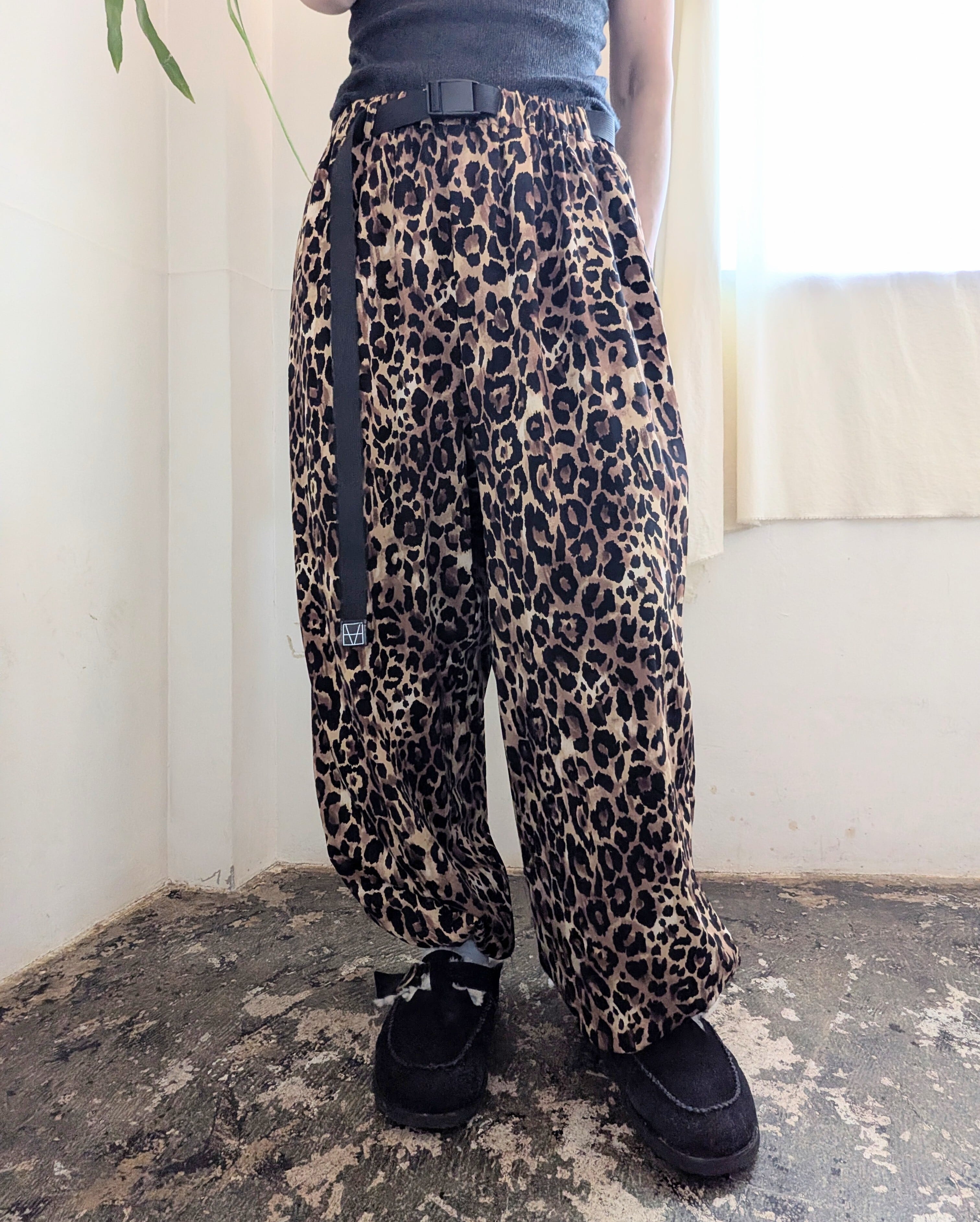 M53. ］エムゴーサン / BELTED LEOPARD PANTS / BROWN | 服と雑貨ume