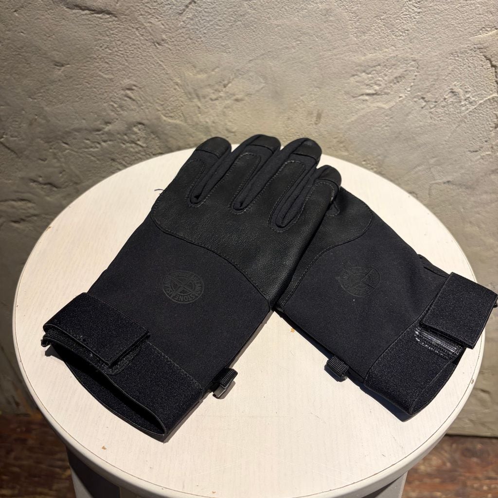 STONE  ストーンアイランド ソフトシェルグローブ STONE ISLAND ストーンアイランド SOFT SHELL R GLOVES 手袋 711592174