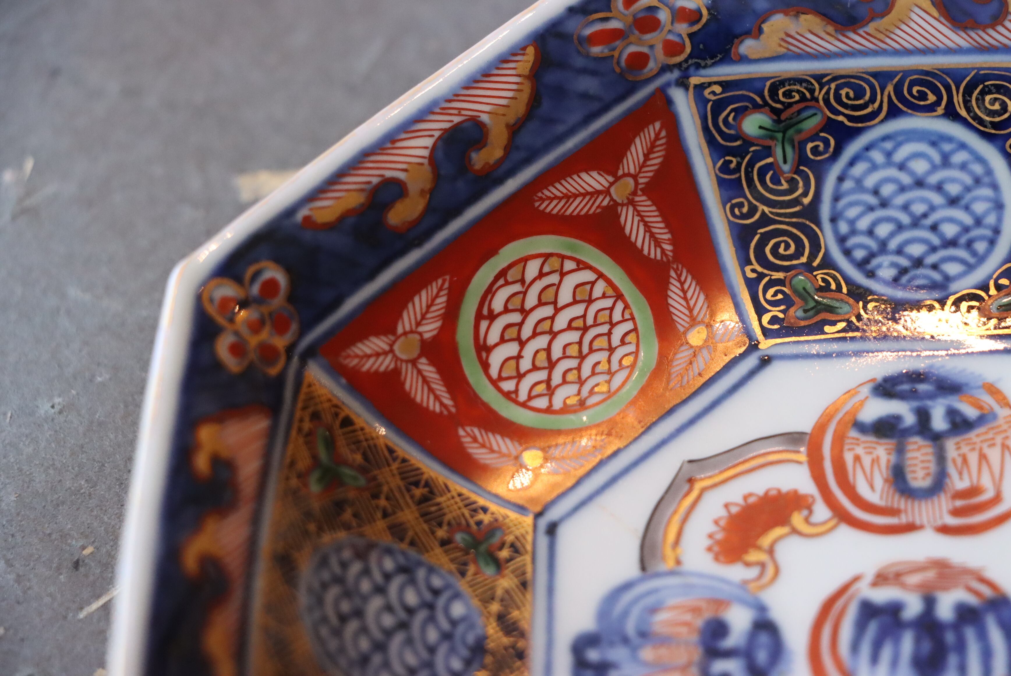 【絢爛豪華❗】【最上級❗️】江戸末期～明治初期　大聖寺伊万里　金襴手　鎬造り大皿 絢爛豪華❗】【最上級❗️】江戸末期～明治初期 大聖寺伊万里 金襴手