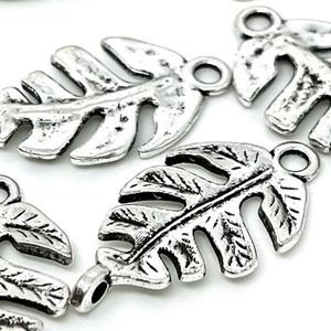 【2個】モンステラ上下カンチャーム/葉