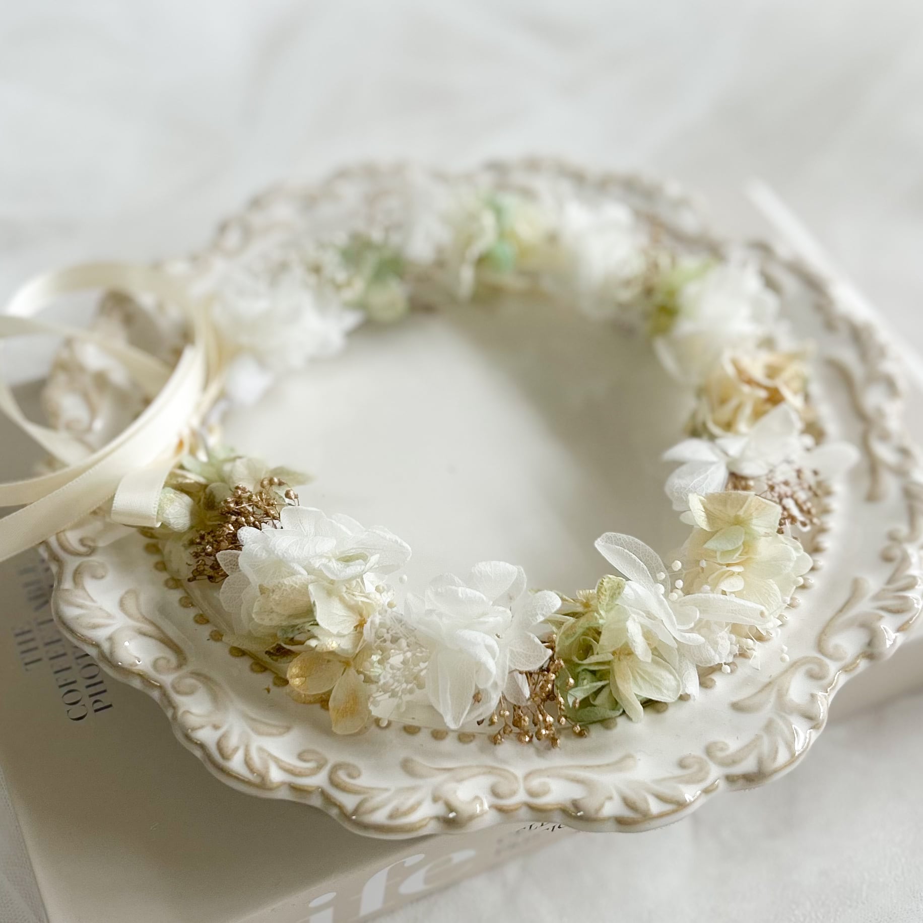 Green white gold