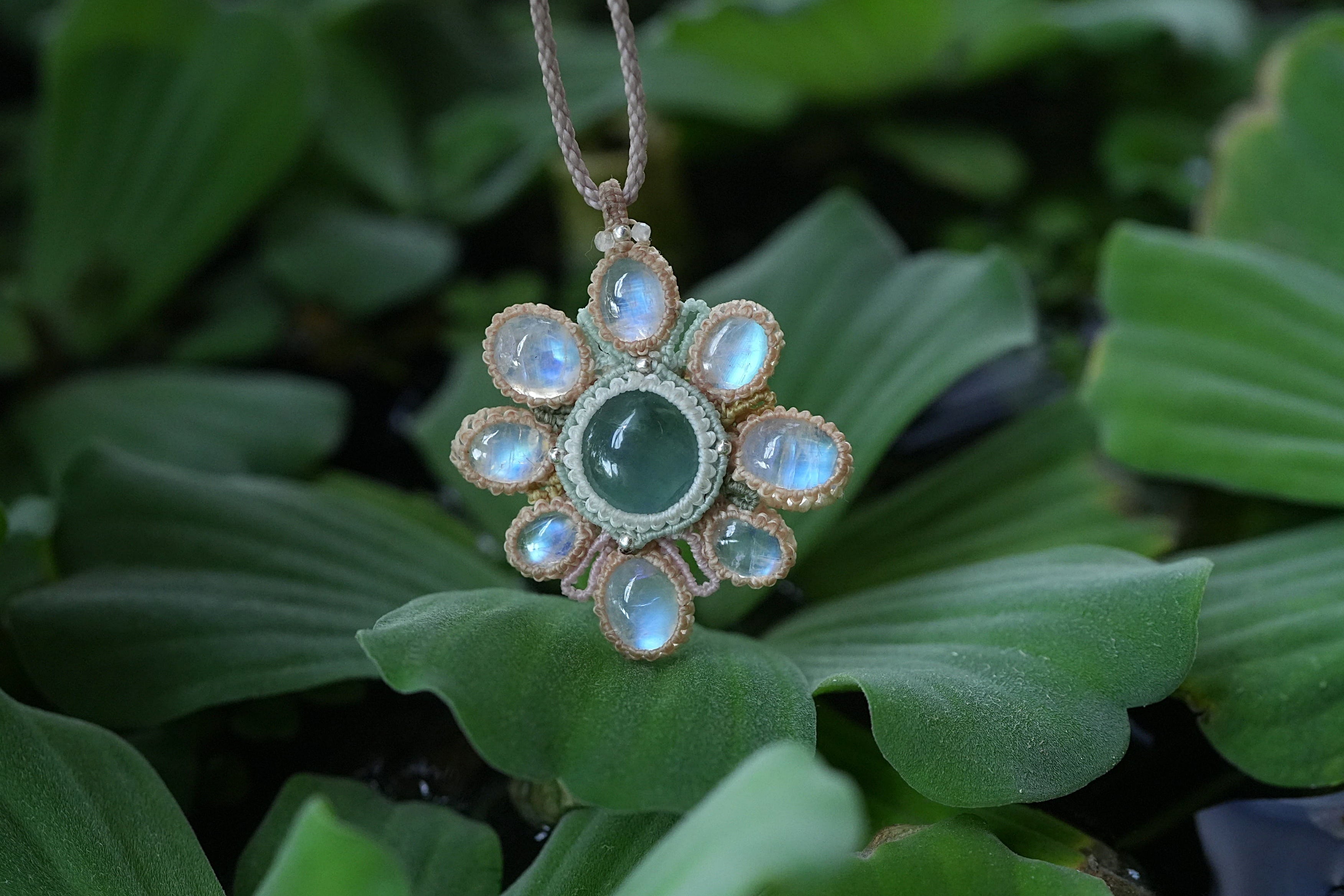 お花★フローライト ムーンストーン マクラメネックレス1903