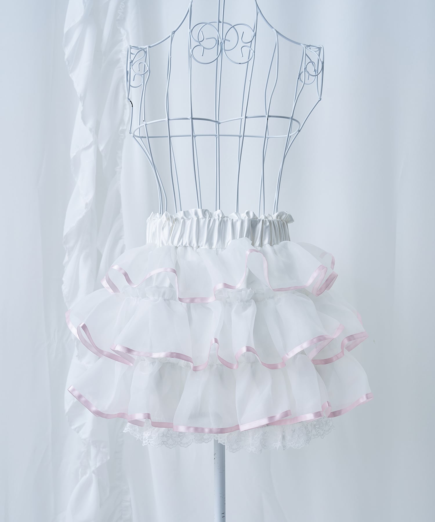 aaa様 純白フリル ℳ𝒶𝑔𝒾𝒶 𝒞𝒽𝒶𝓇𝓂｜.⋆𝜗𝜚 いちばんかわいい自分になれる、魔法の