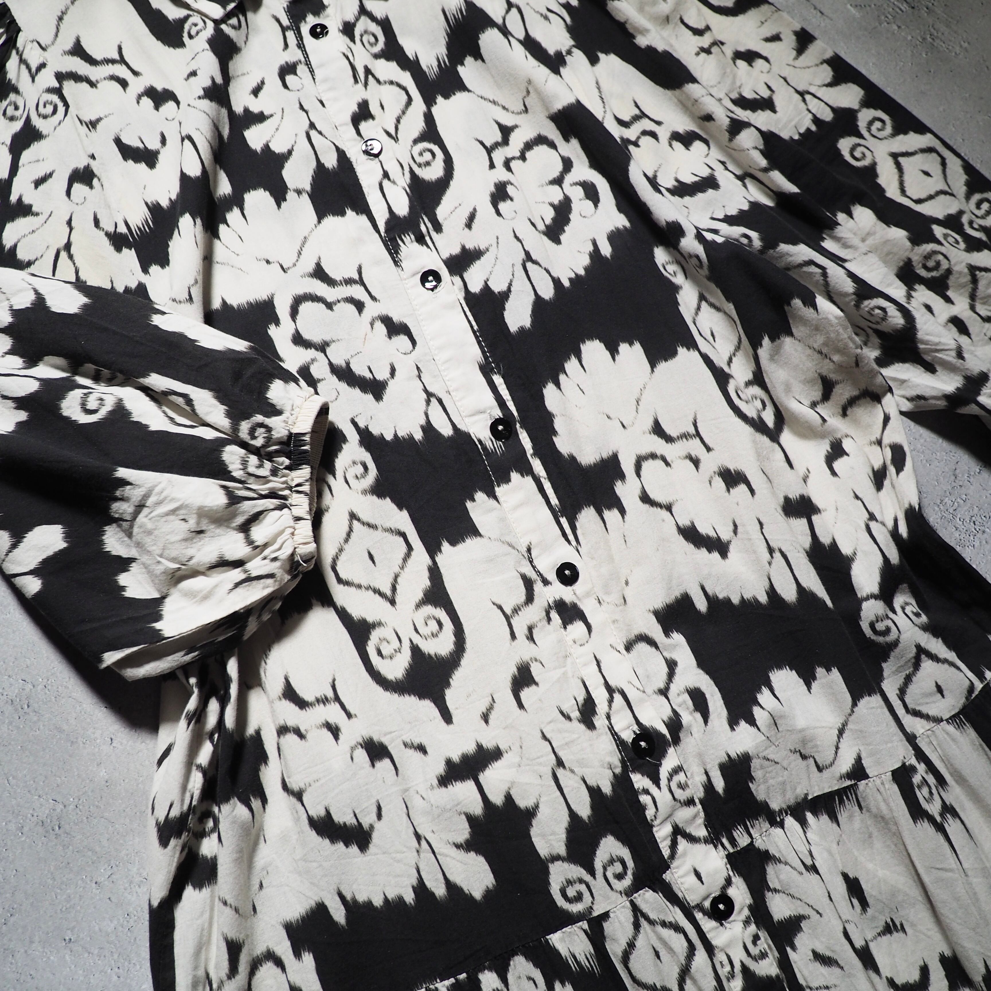 1990s Beautiful Gothic Flower pattern Design vintage onepiece Dress (made in Italy)