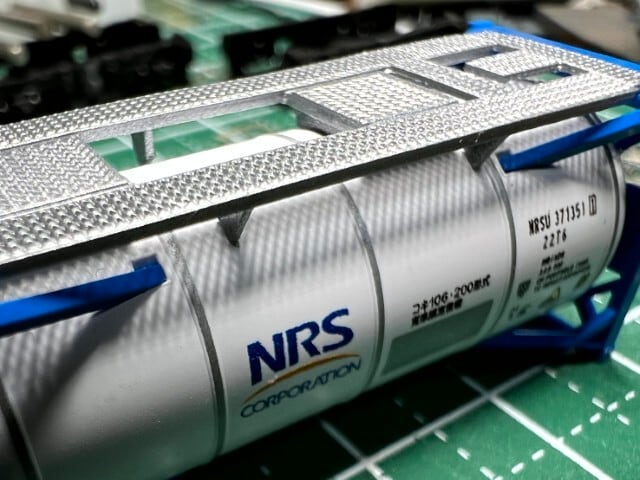 Nゲージ 】ISO 20ftタンクコンテナ グレーチング差替えパーツ 未塗装2
