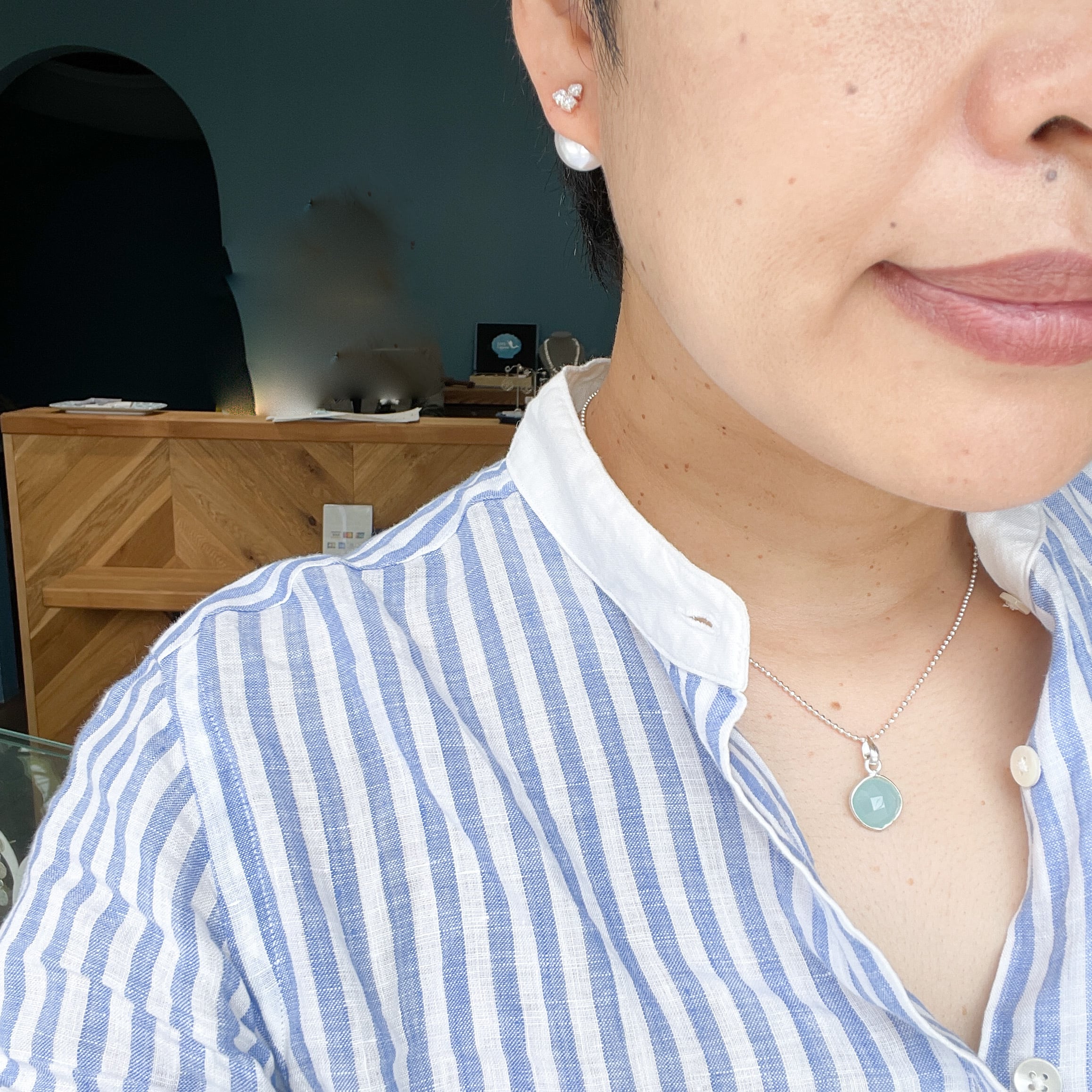 ジルコニア 三粒 三角 スタッドピアス +樹脂パールキャッチ ジルコニア 三粒 三角 スタッドピアス +樹脂パールキャッチ