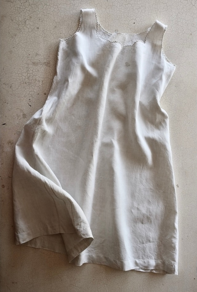 フランス 1900s リネン 空虚な球の遊戯とモノグラムワンピース アンティーク