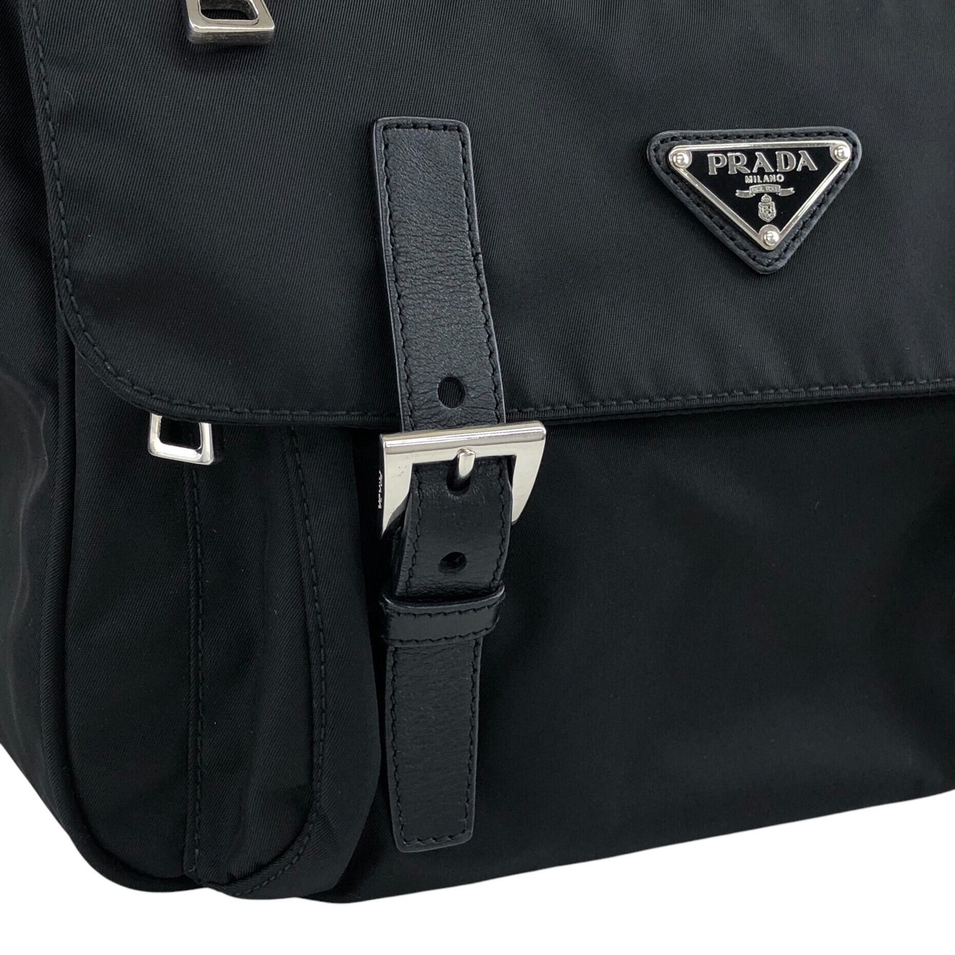 PRADA ナイロン　メッセンジャーバッグ　ブラック　ビンテージ PRADA プラダ トライアングルロゴ ナイロン メッセンジャー
