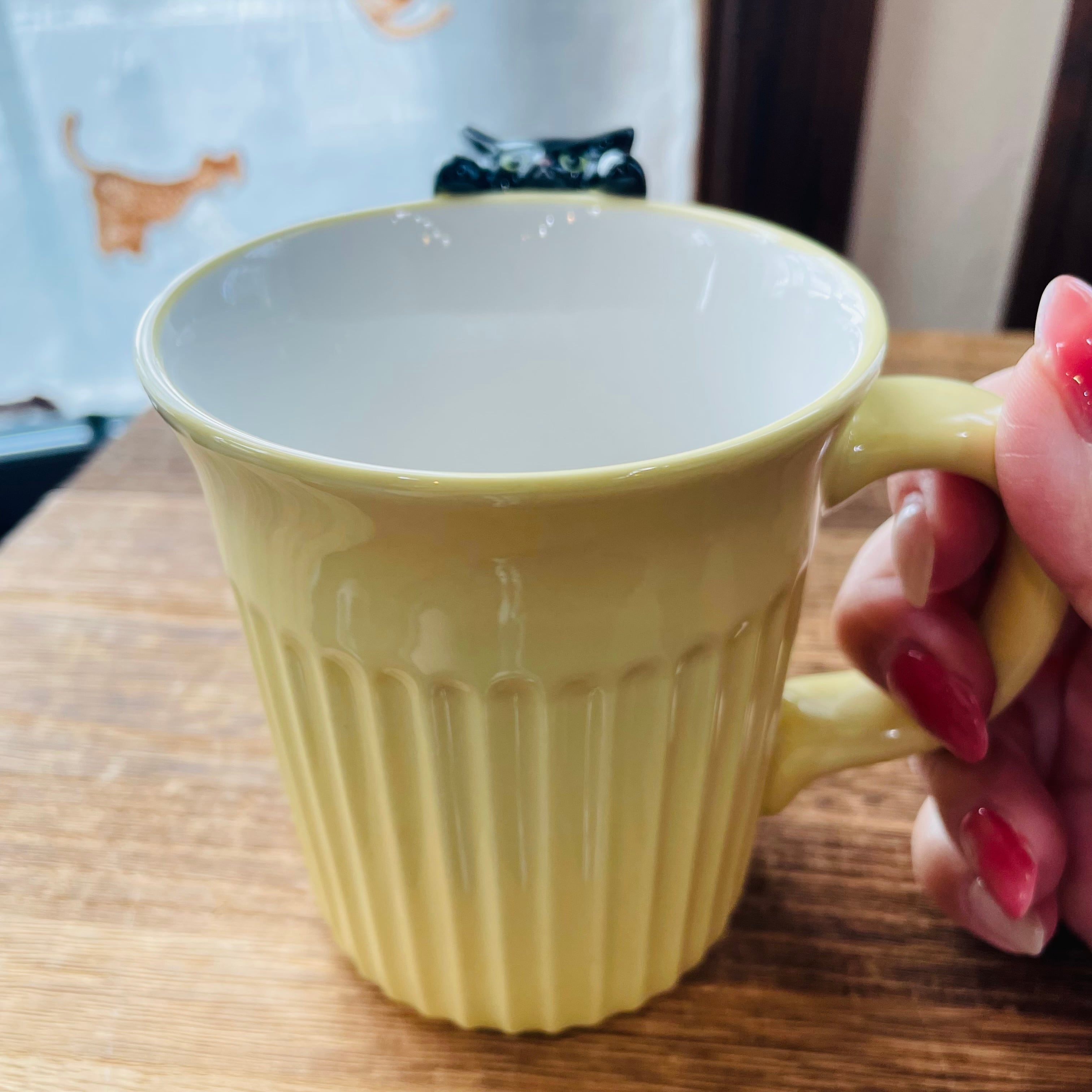 マグカップ｜にらめっこマグ  猫雑貨 猫モチーフ 猫柄 猫グッズ おうち時間 黒猫 プレゼント プチギフト 贈り物