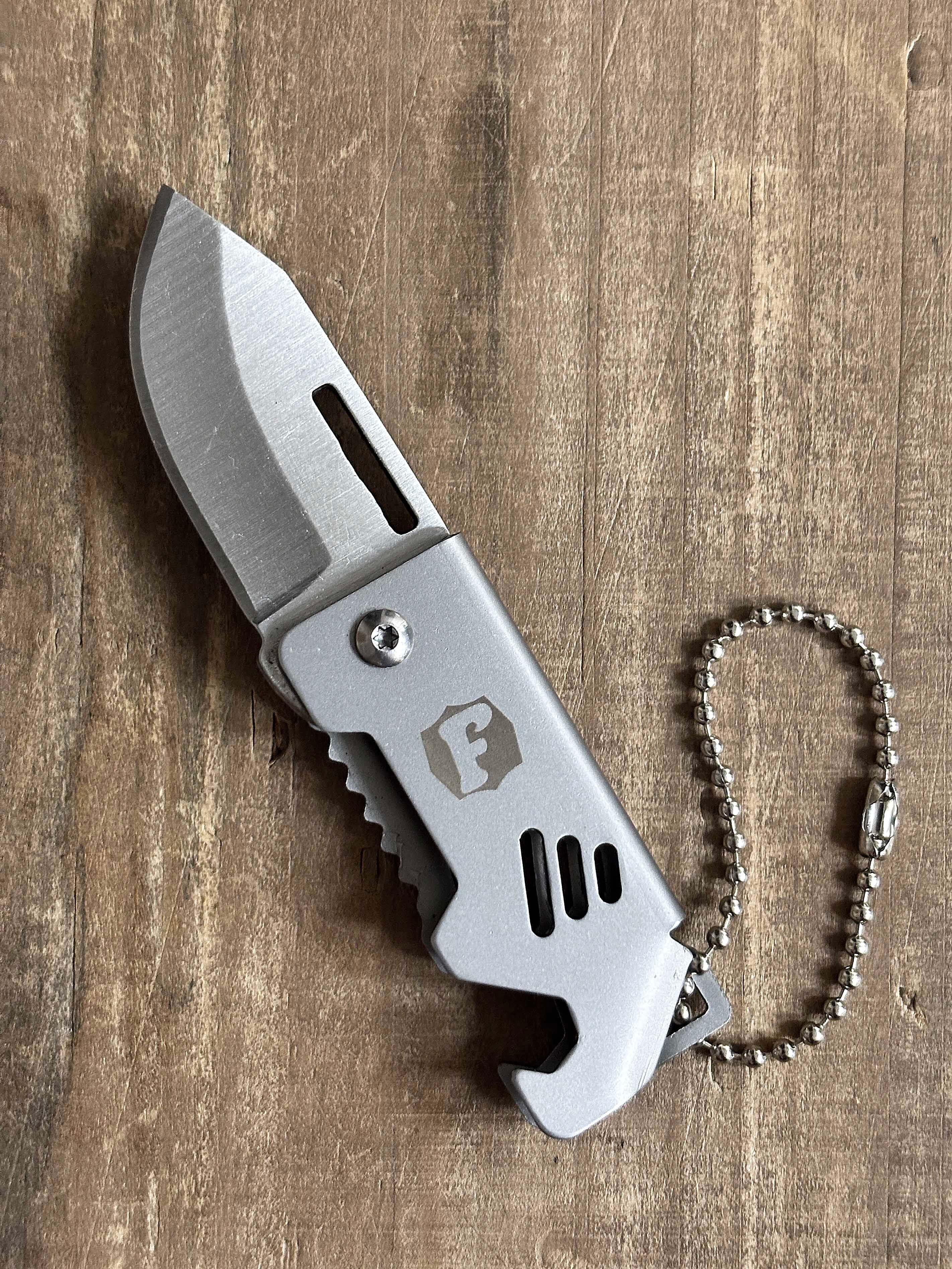 fk.09 野営のお供 一型 祝杯とちょっとした用事に役立つキーホルダー