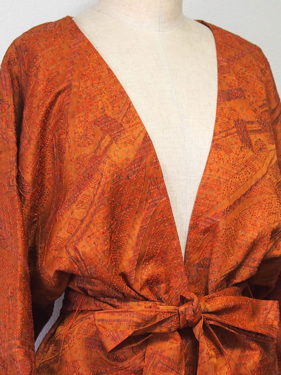 KIMONO REMAKE EMBROIDERY GOWN / hn.no.o33 着物リメイク 刺繍ガウン 