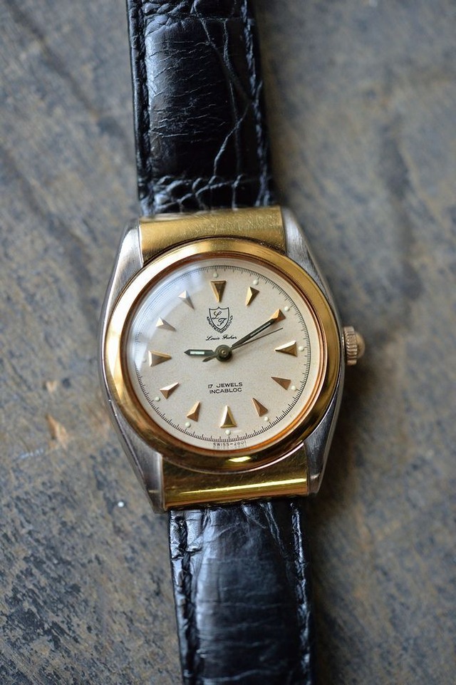 VINTAGE SWISS MADE "LOUIS FICHER BUBBLE BACK"