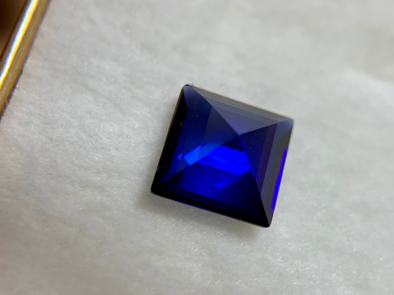 合成サファイア 2.794ct ブルー 簡易ソーティング付き