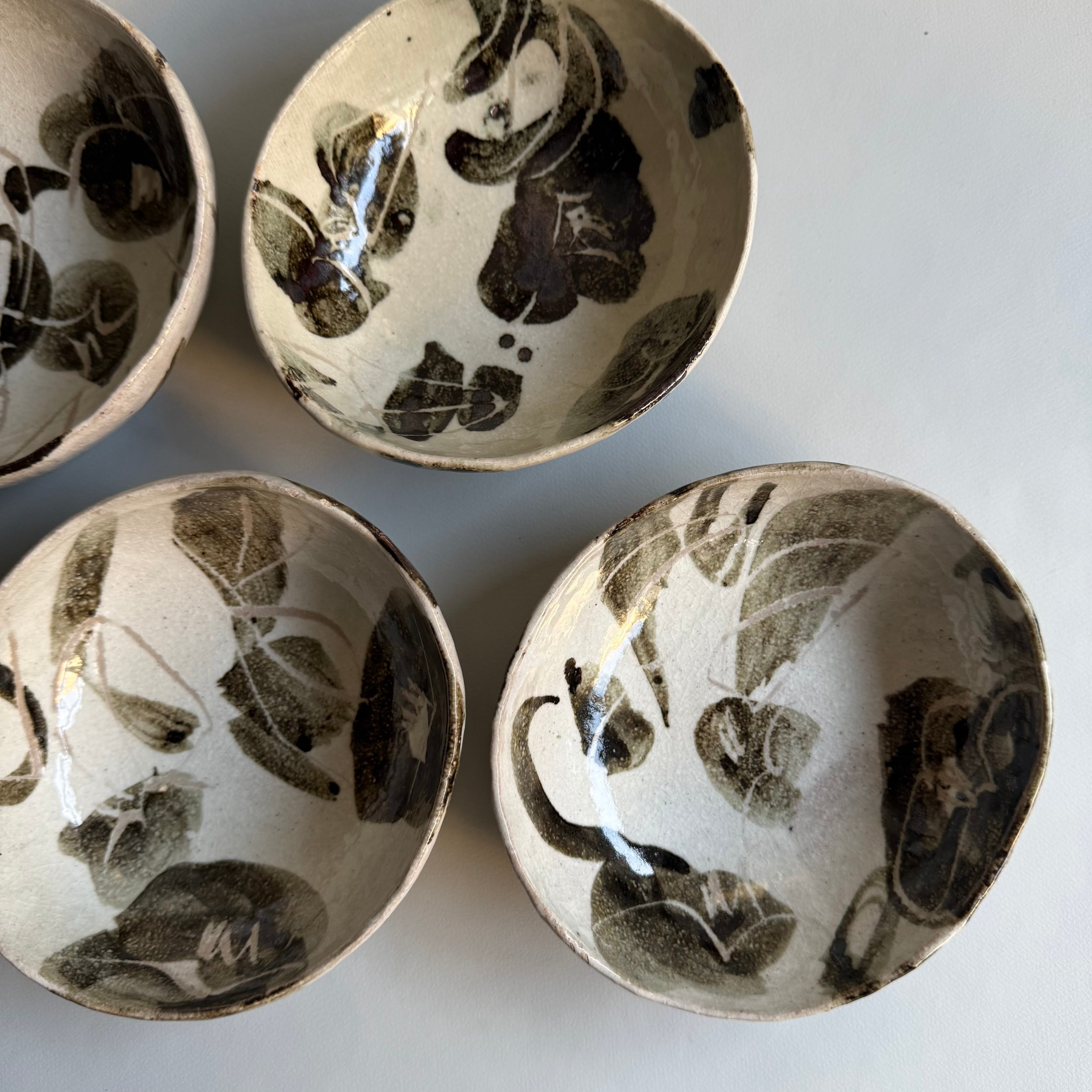 伊集院真理子 楕円取り鉢(小) 鉄椿 | gallery 一白