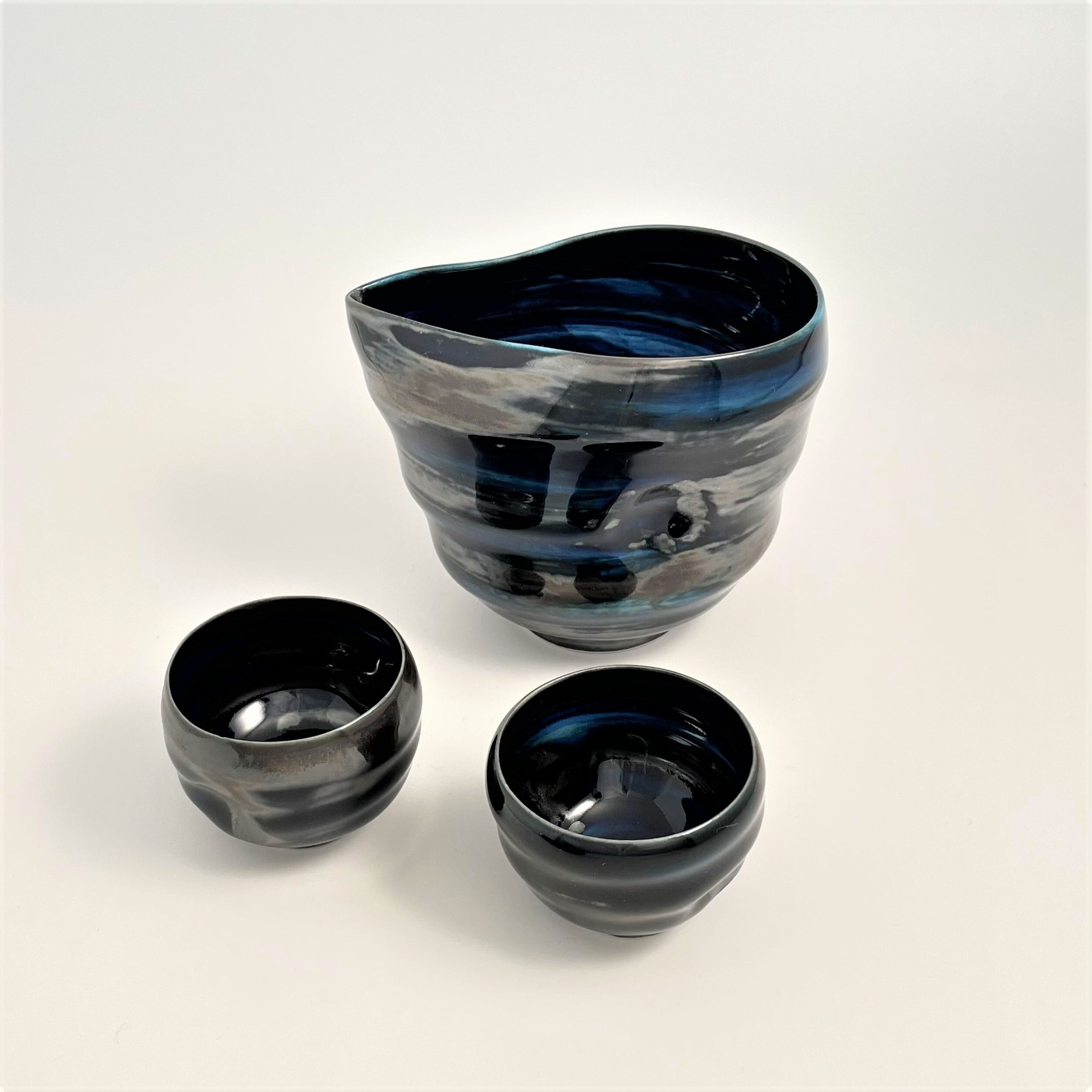 波佐見焼：日本酒ののみくちを追求した青白磁ぐいのみ | 波佐見焼 福春