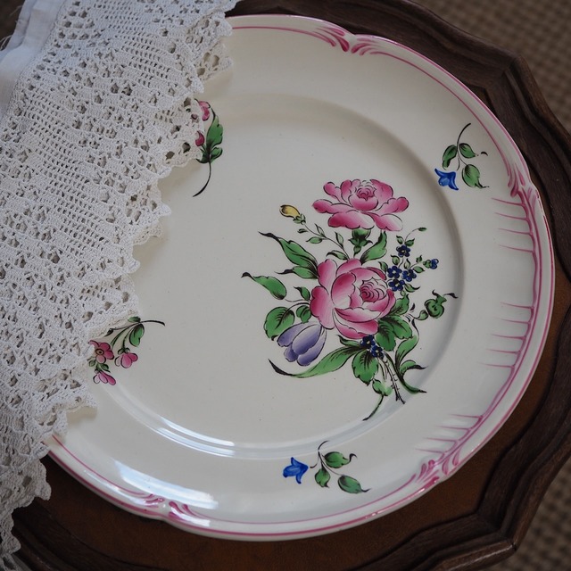 リュネヴィルK&G " Réverbère" バラ２輪　1923年頃