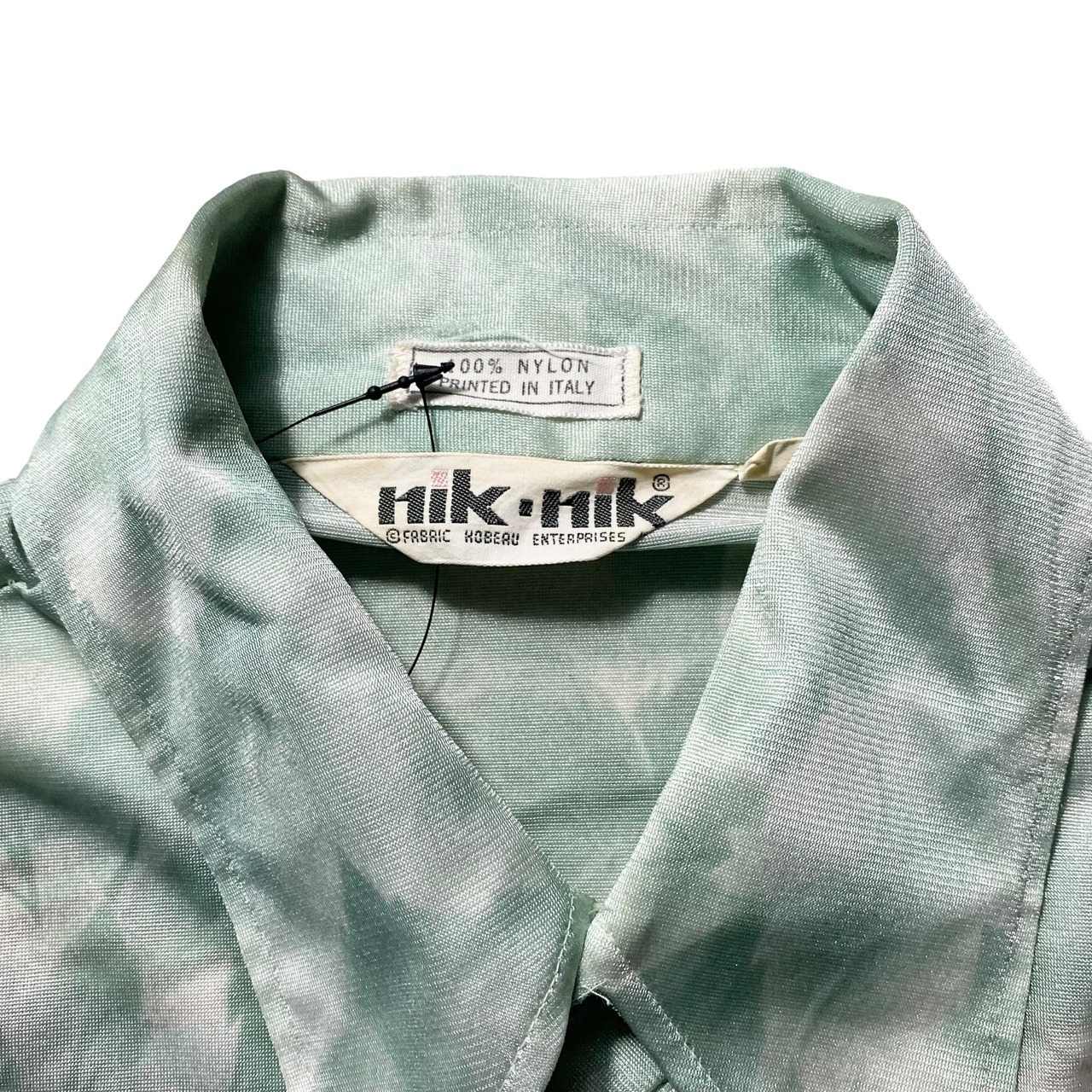 vintage 1970’s NIK-NIK back-panel polyester shirt “postcard”