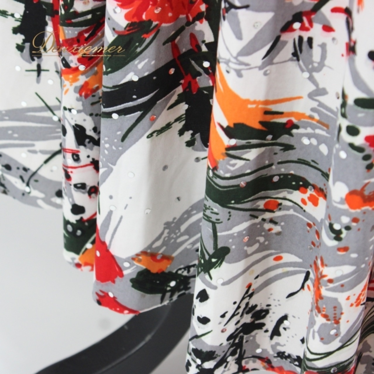 社交ダンス 衣装 スタンダード セットアップ ツーピース レッスンウェア 女性用 レディース オールシーズン mille feuille 黒 赤 白 ブラック系 ホワイト系 レッド系 オレンジ系 グレイ系 グリーン系 キラキラ 社交ダンスウェア