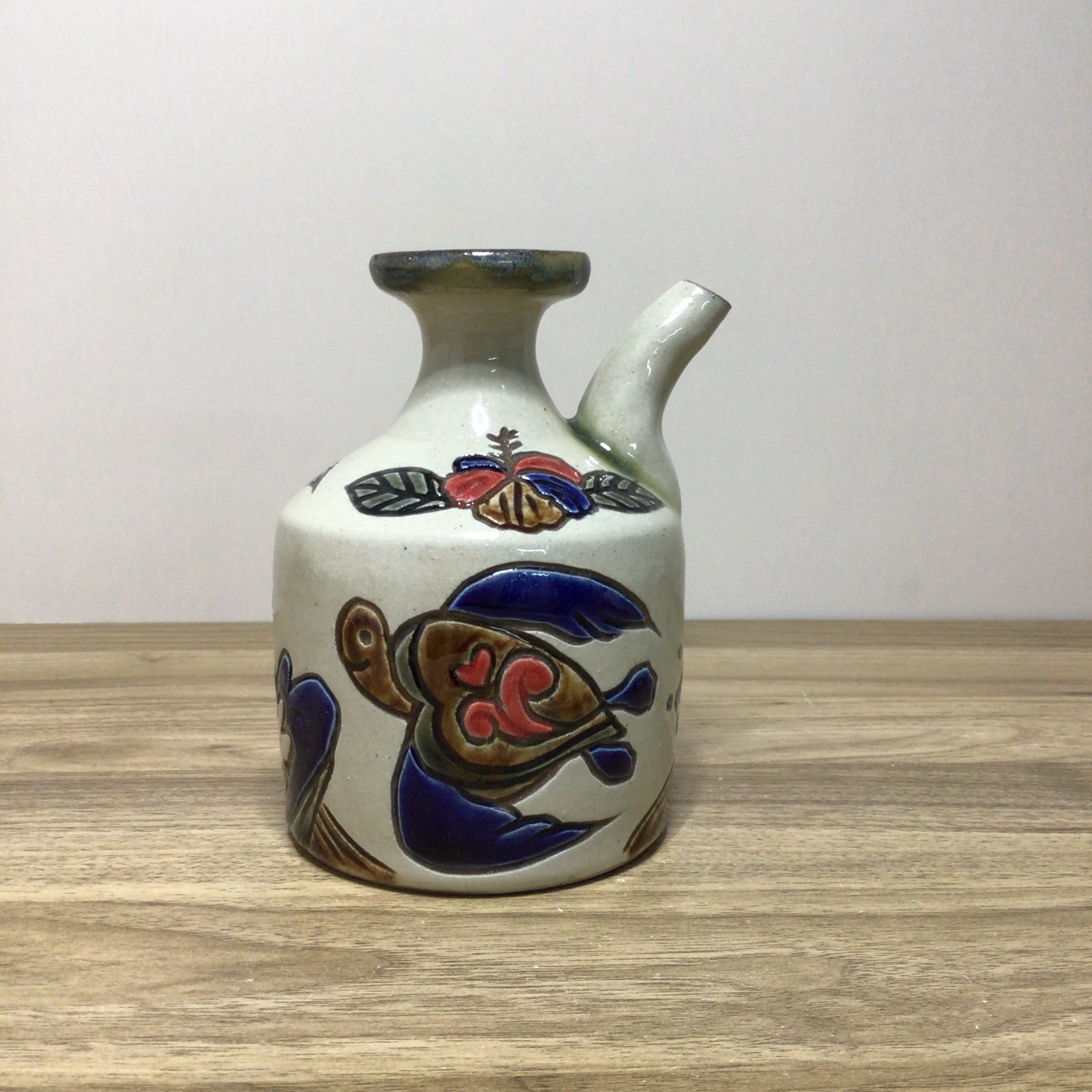 カラカラ 筒型 カメとクジラと波とハイビスカス | 陶芸工房ふじ