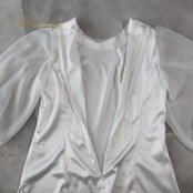 フラダンス 衣装 トップス ブラウス ホワイト系 アレミティ 日本製 サテン チュール AREMITI 真っ白 無地 シンプル フリル袖 透け感 光沢感 ハワイアン アロハ フラ ダンス レッスン 練習 かわいい おしゃれ 上品 フラダンス衣装 ダンスウェア エレガント トップスコーデ 透け感デザイン セットアップ おしゃれ着 高級感 チュールデザイン レディース 白色 スタイリッシュ お洒落