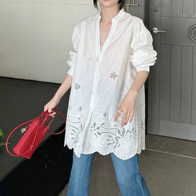 Flower embroidery hem blouse　M2846