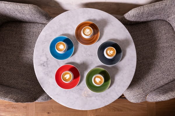【モコママ様】専用・赤360ｇ2袋✨≪リクエスト特割特価≫ MANIKO Espresso 70ccシングルボックス、ソーサー付き | フジ産業公式
