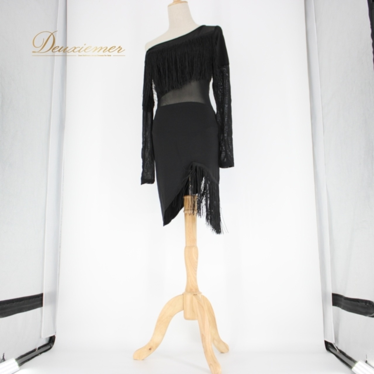 社交ダンス 衣装 ラテン ドレス ワンピース レッスンウェア パーティ衣装 オールシーズン 黒 アシメ ブラック系 フリンジ レース 透け感 長袖 ラテンステージ衣装 フリンジドレス エレガント身体のラインを強調 ショート丈 サマーイベント デザイン性高い 大人女性 着心地抜群 透け感オシャレ 美しいシルエット クラシックスタイル セクシー 伸縮性あり アシンメトリー