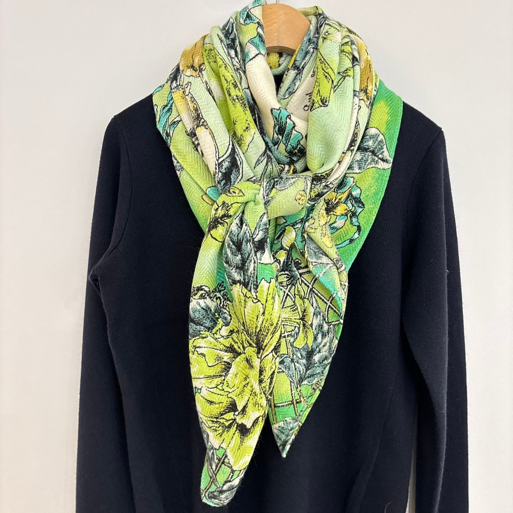 manipuri:11 ウール/シルク ストール (フルーツ) ヘリンボーン織 120cm × 120cm