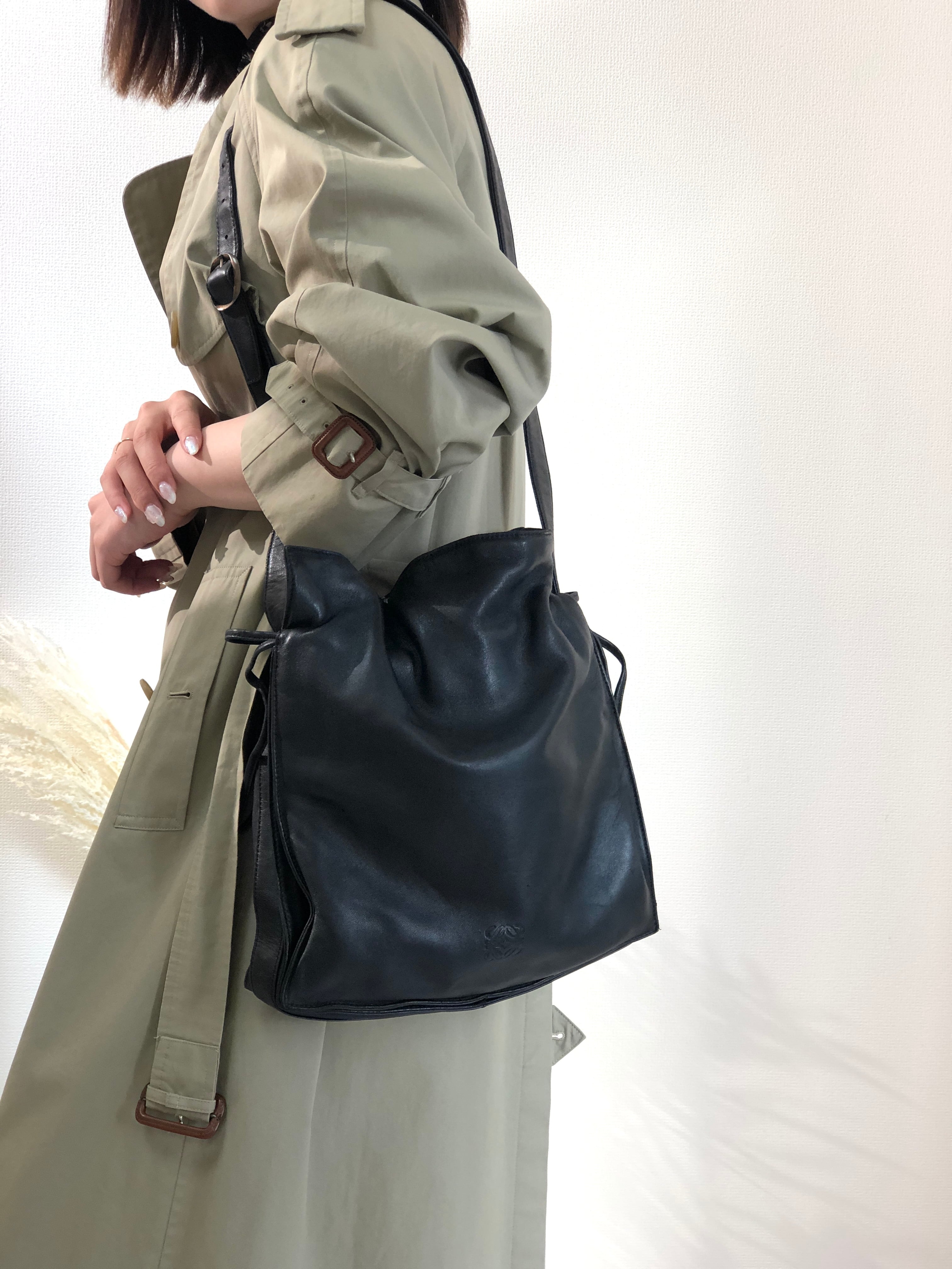 LOEWE ロエベ　アナグラム　巾着　ナッパレザー　巾着　ショルダーバッグ　ブラック　vintage　ヴィンテージ　xp5hpu |  VintageShop solo powered by BASE