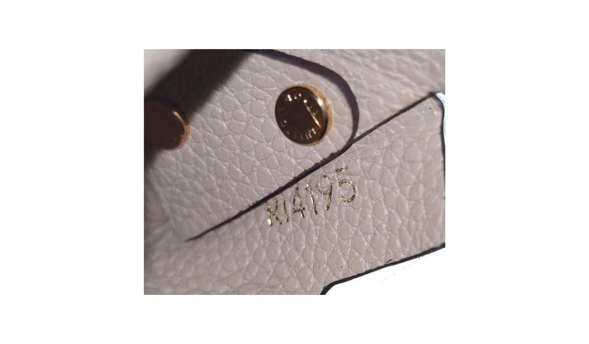 LOUIS VUITTON ルイ ヴィトン LV ポシェット リヴェット PM リップ