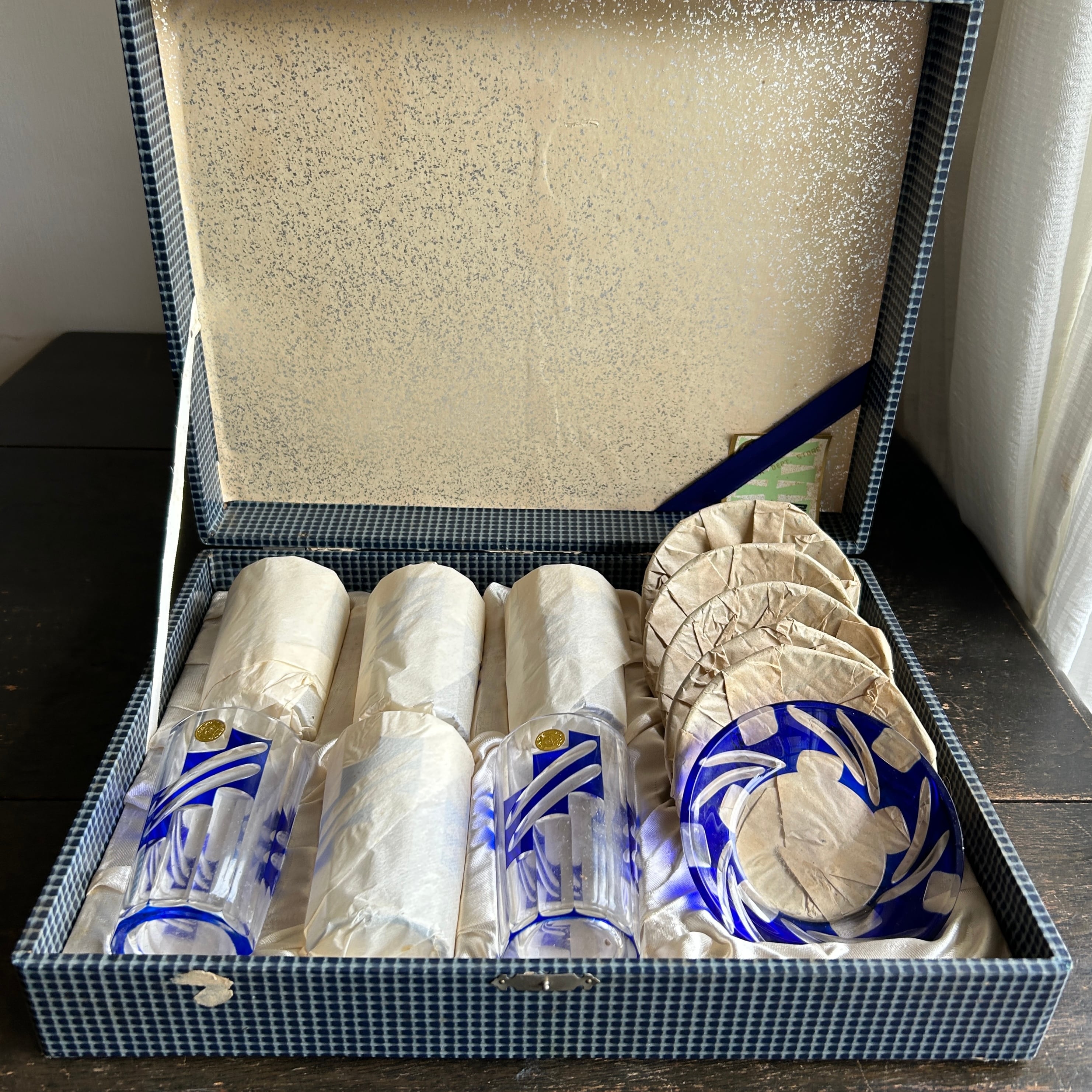 ヴィンテージ  被せガラスのグラス＆ソーサーセット