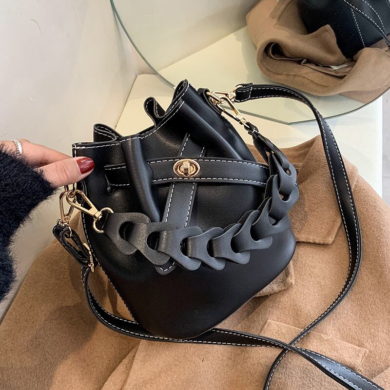 オータムウィンタースタンダード レッド レトロ 秋物 冬物 メッセンジャーバッグ Tiancai_Wing_Bag1641808738