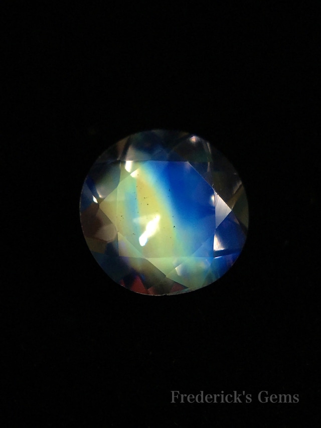 夜空に掛かる"虹" 0.38ct 天然 レインボームーンストーン ルース