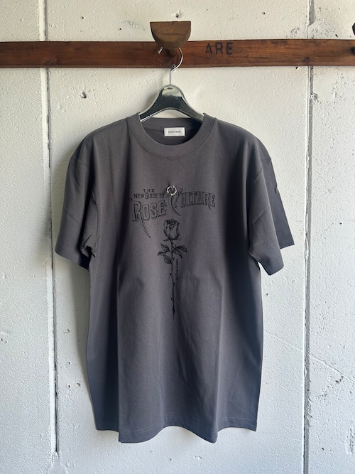 CHIKAKISADA   ROSE piercing tee